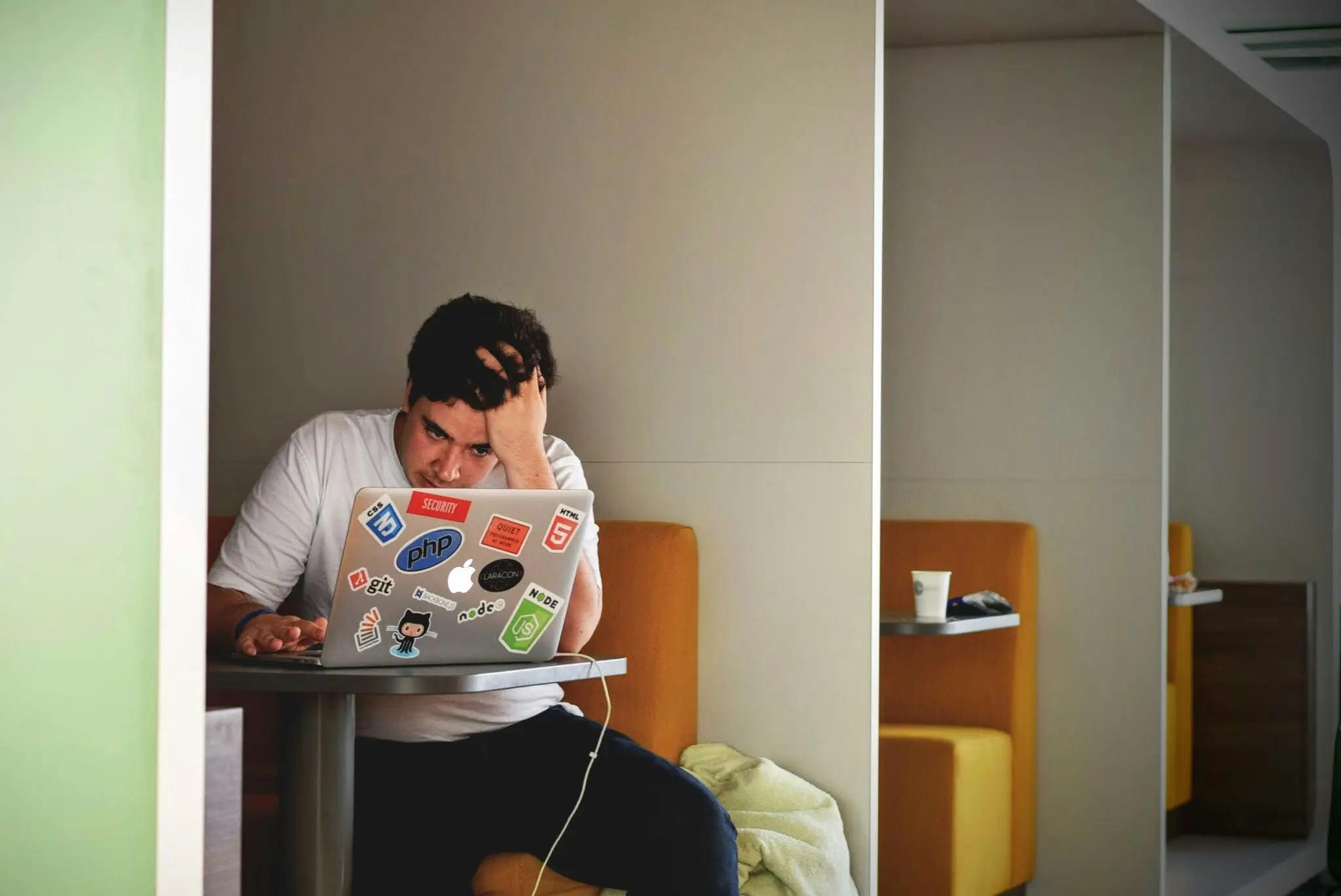 Demand Gen vs Lead Gen: Key Differences Explained